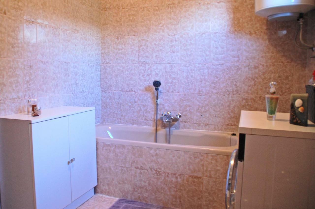 Apartament Spacious In Quiet Surrounding *